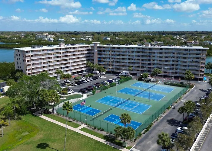 Bayshore Yacht & Tennis 205 Clearwater Beach