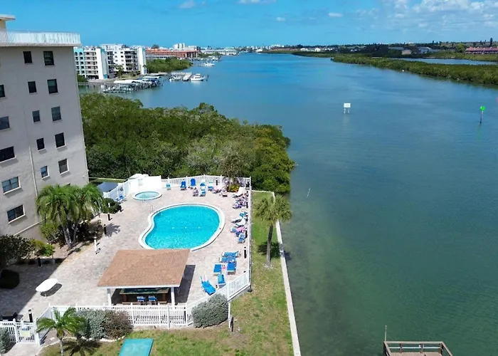 Holiday home Bayshore Yacht & Tennis 205 *