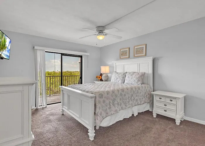 Bayshore Yacht & Tennis 205 * Clearwater Beach