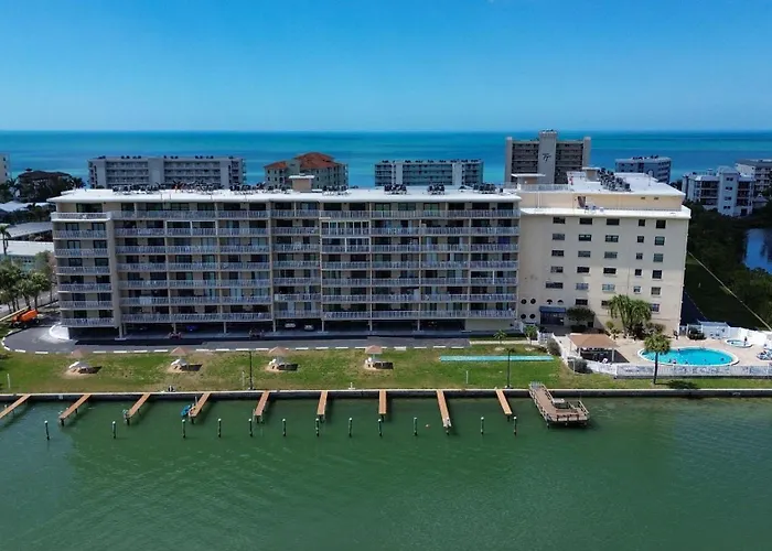Bayshore Yacht & Tennis 205 * Clearwater Beach