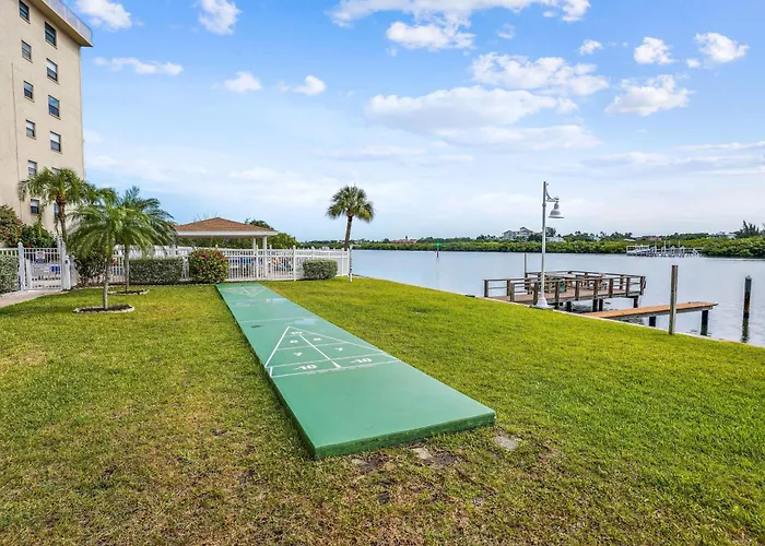 Bayshore Yacht & Tennis 205 * Clearwater Beach