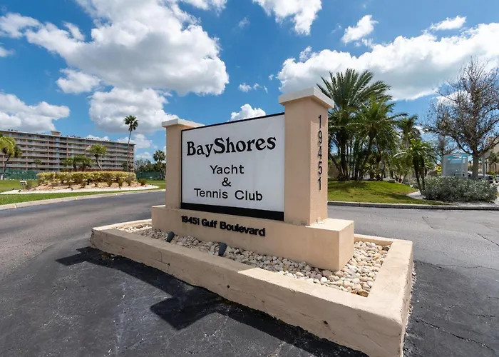 Bayshore Yacht & Tennis 205 Holiday home
